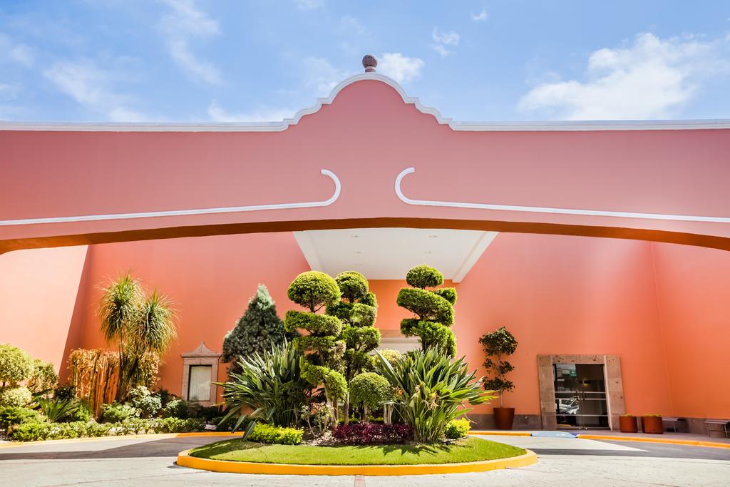 image-housing-carousel