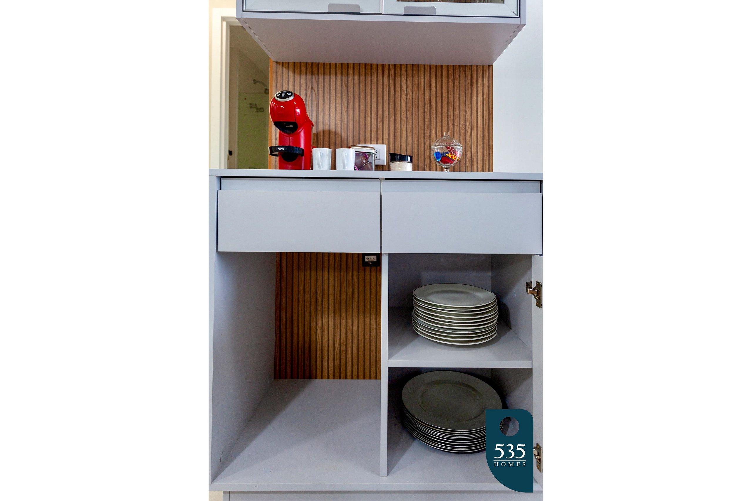 image-housing-carousel