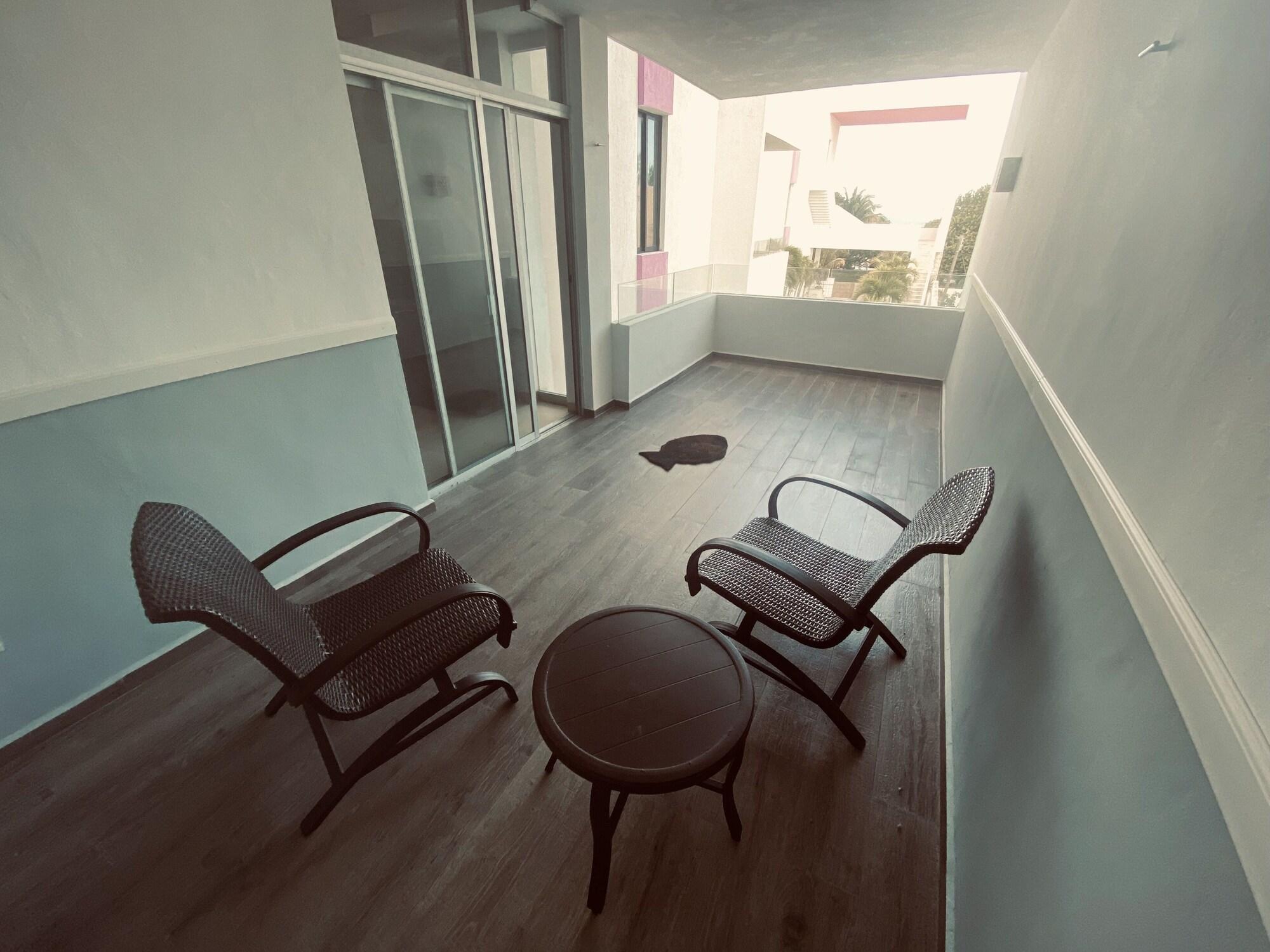 image-housing-carousel
