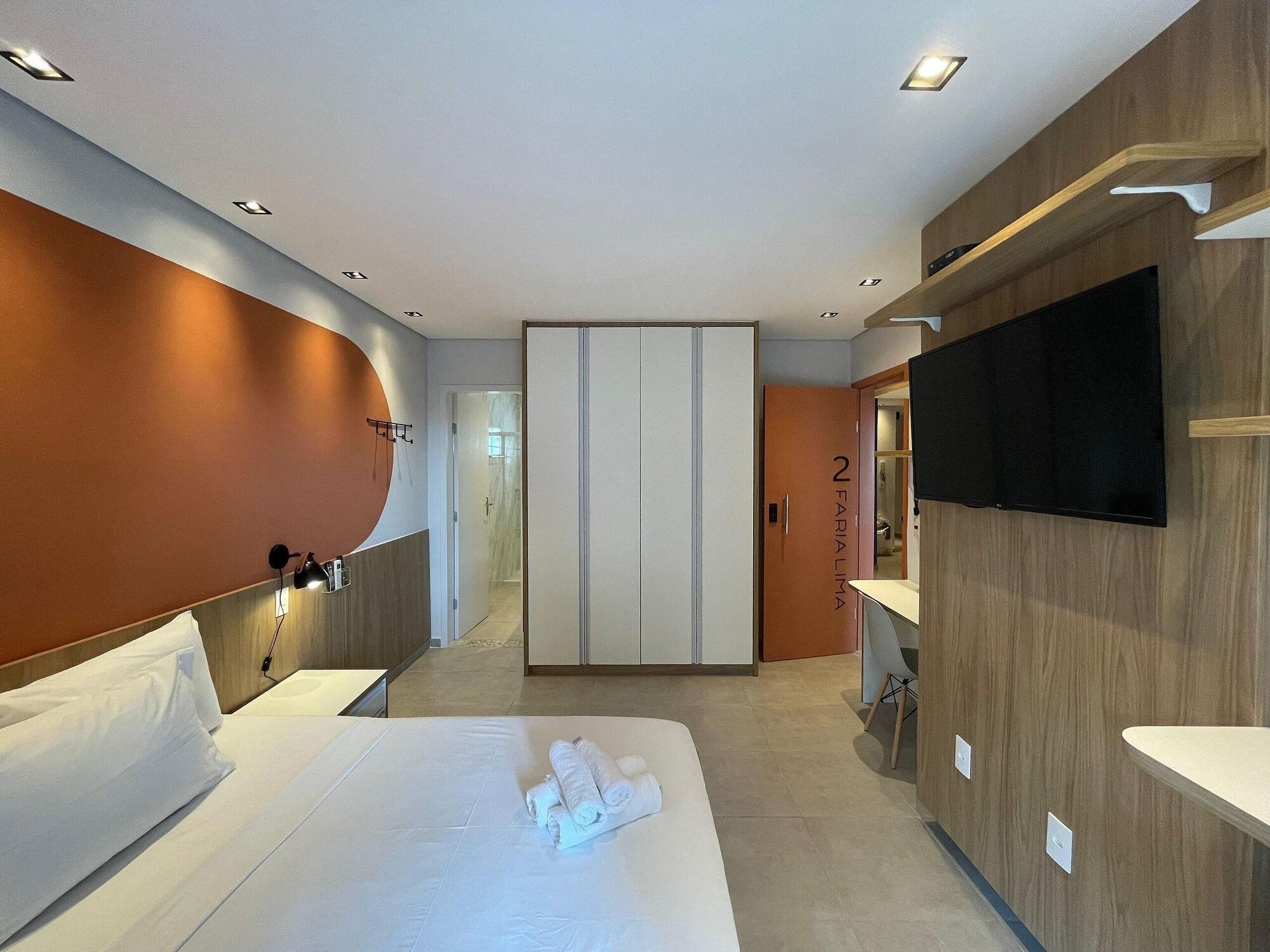image-housing-carousel