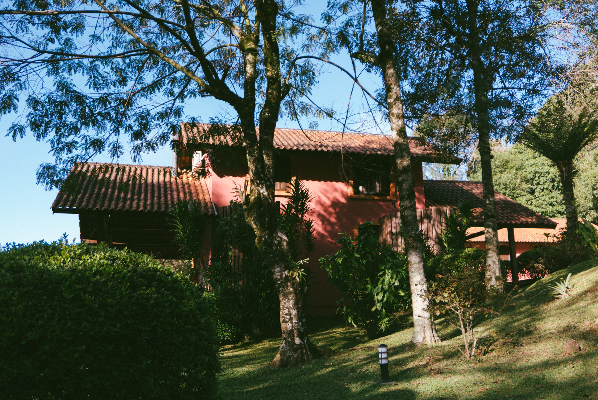 image-housing-carousel