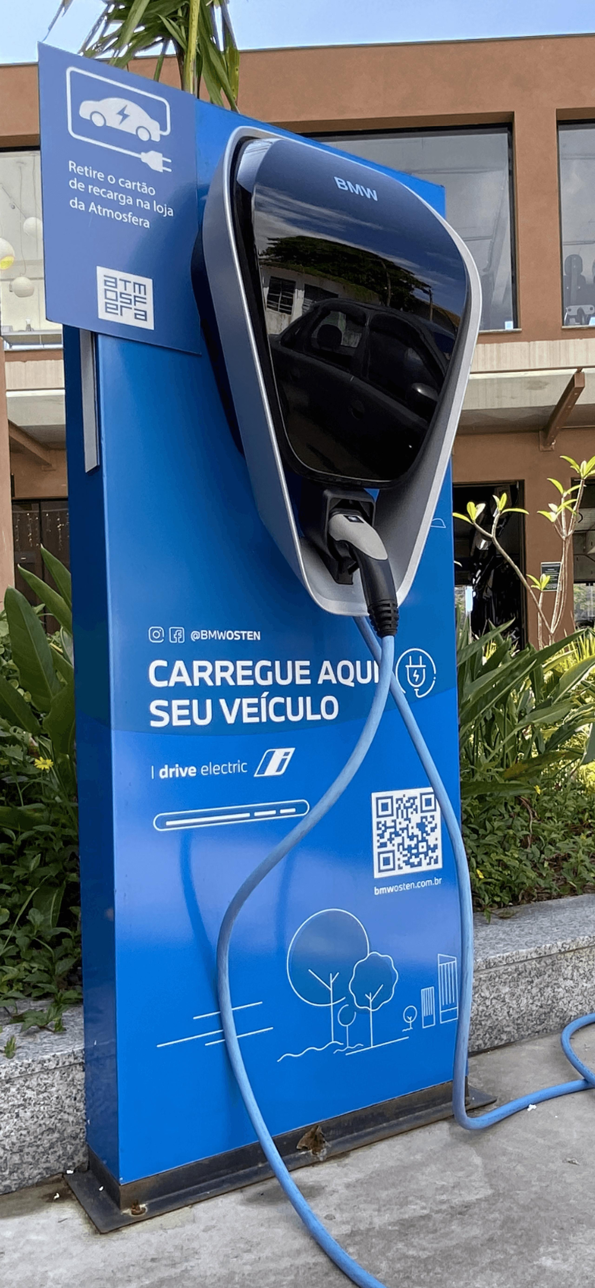 image-housing-carousel