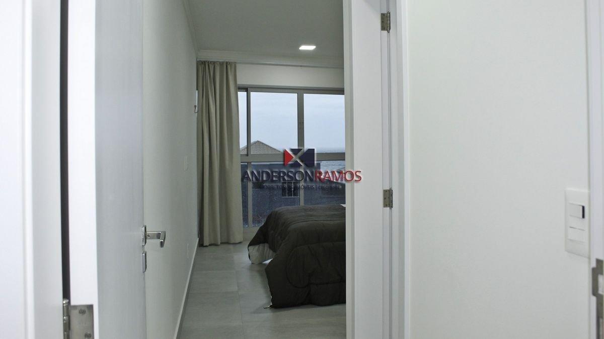 image-housing-carousel