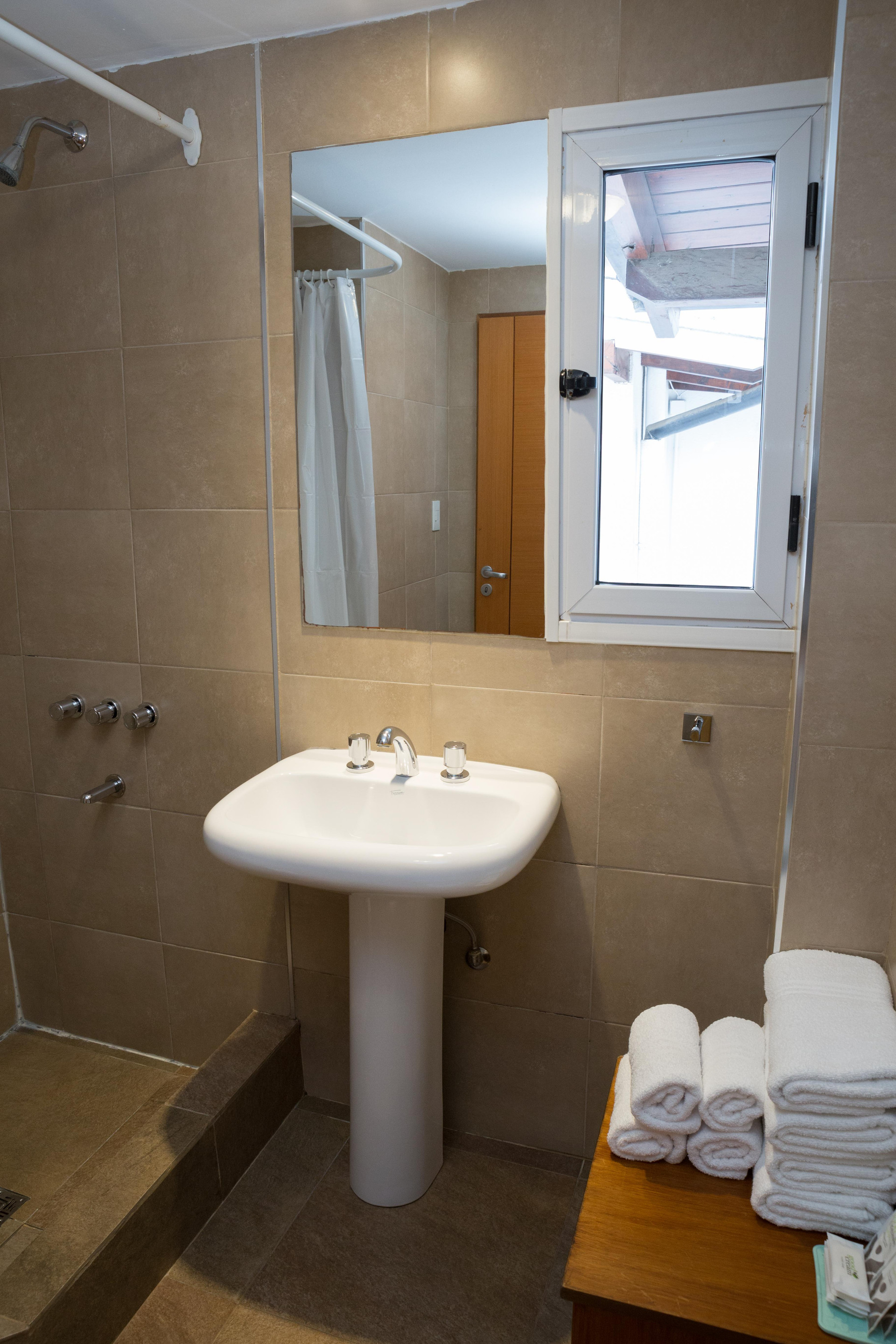 image-housing-carousel