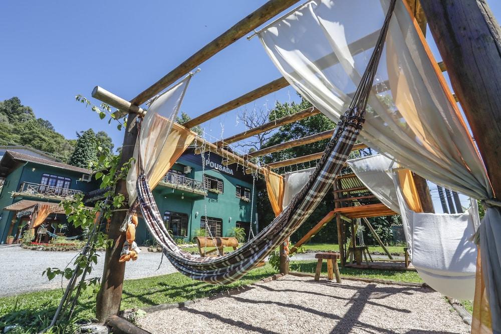 image-housing-carousel