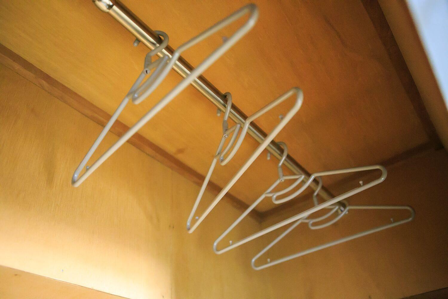 image-housing-carousel