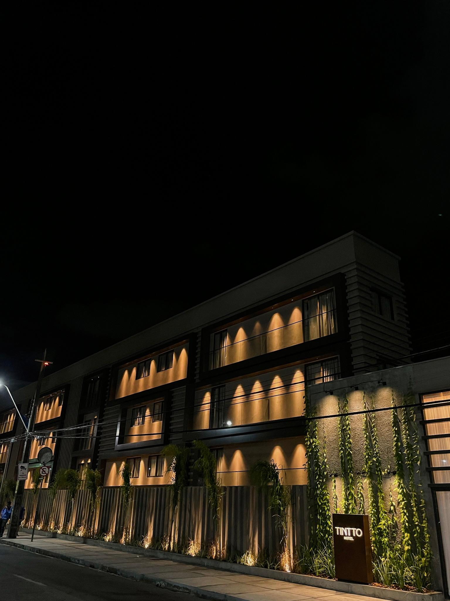 image-housing-carousel