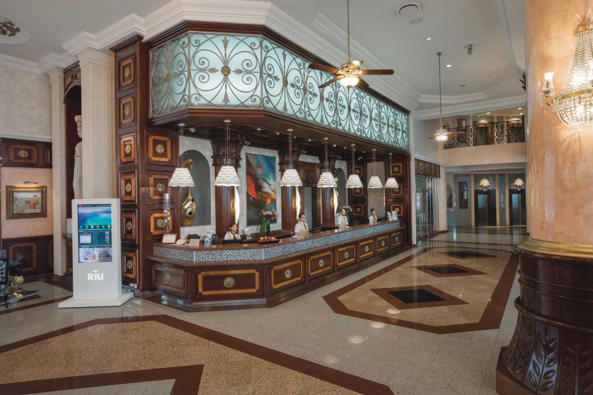 image-housing-carousel