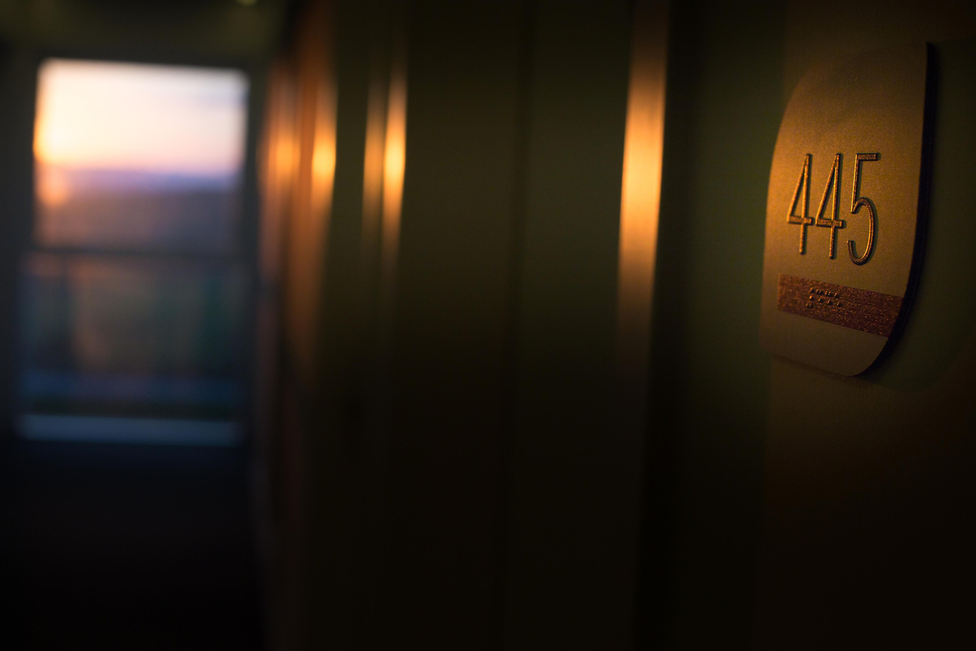 image-housing-carousel