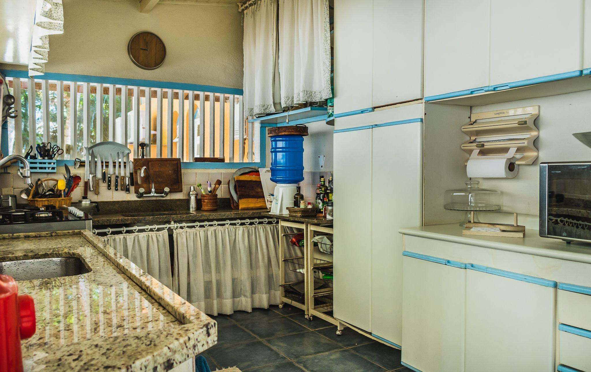 image-housing-carousel