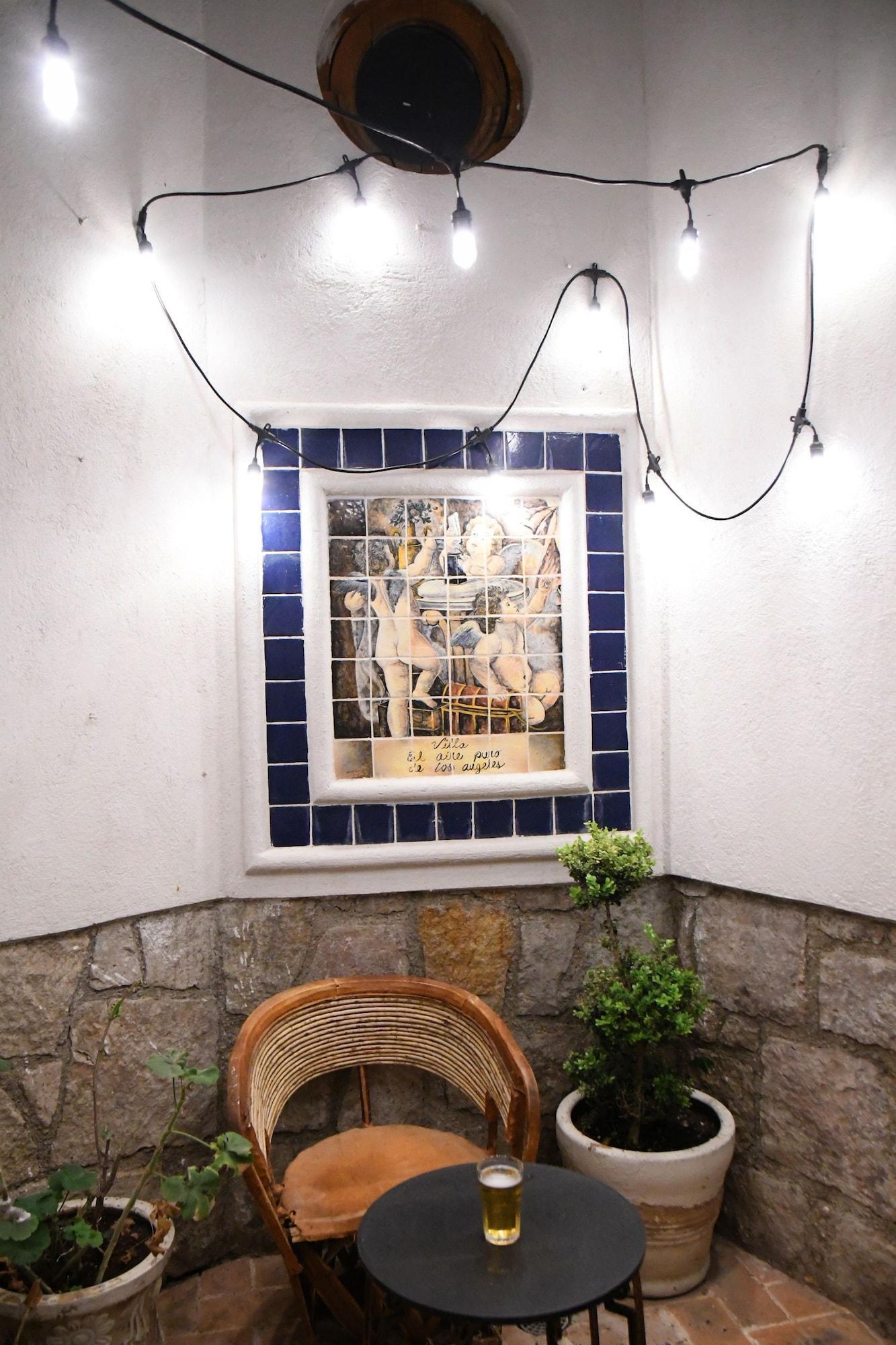 image-housing-carousel