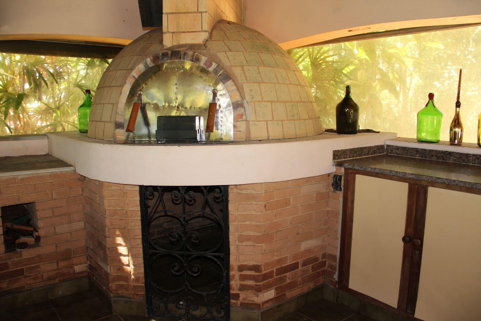 image-housing-carousel