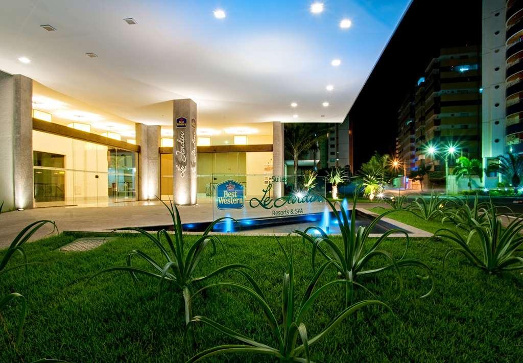 image-housing-carousel