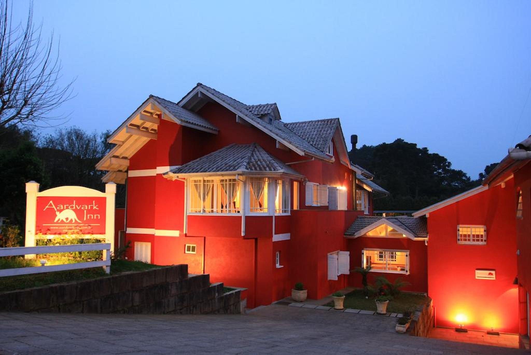 image-housing-carousel