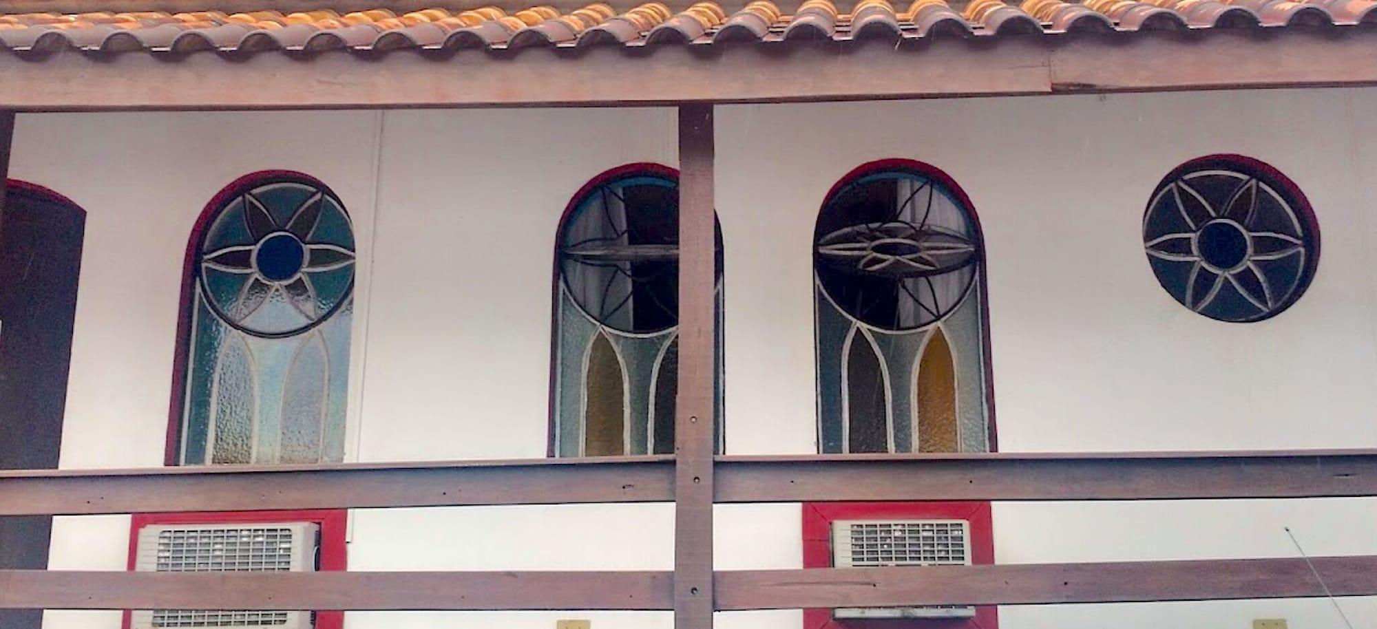 image-housing-carousel