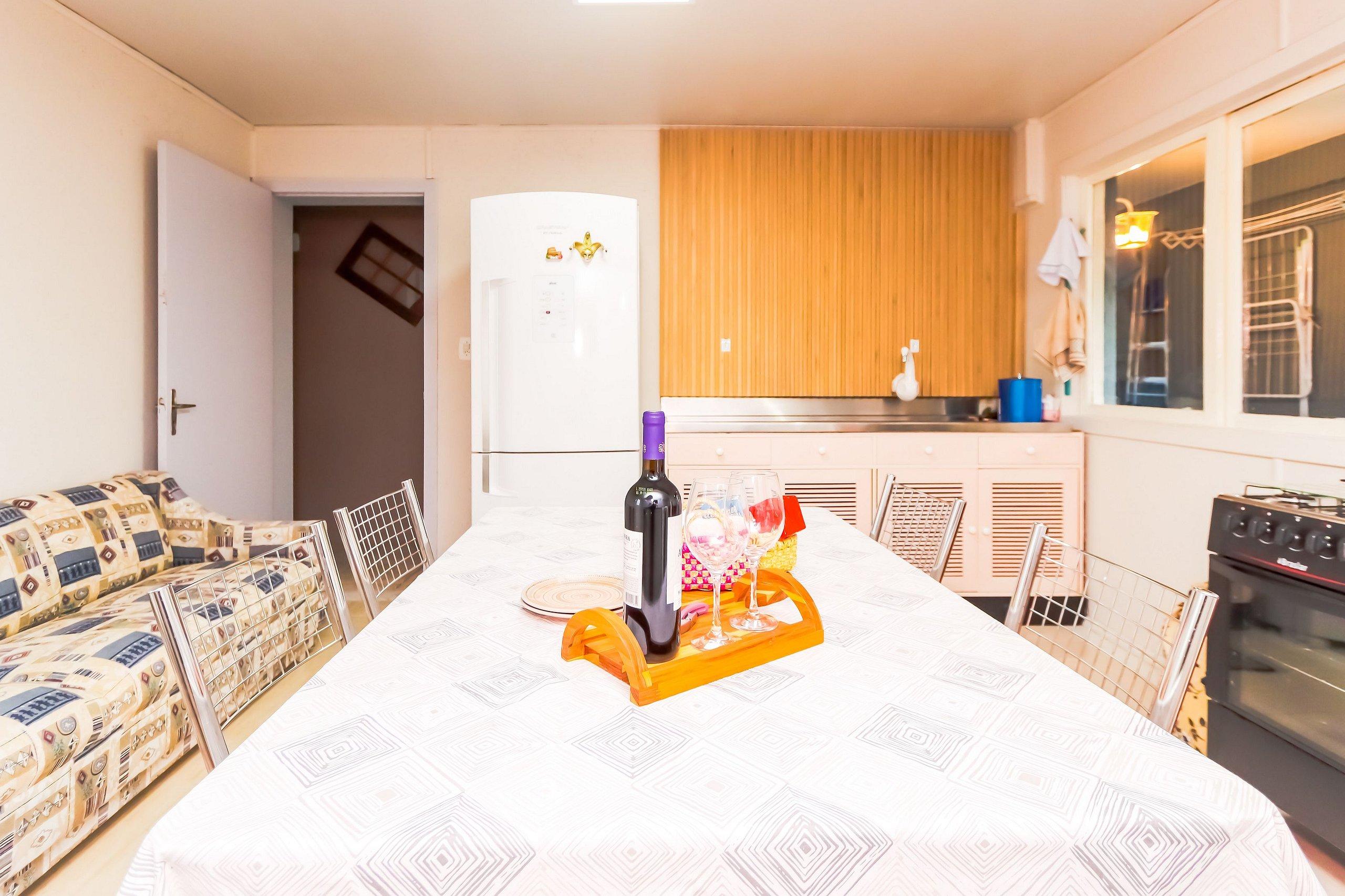 image-housing-carousel