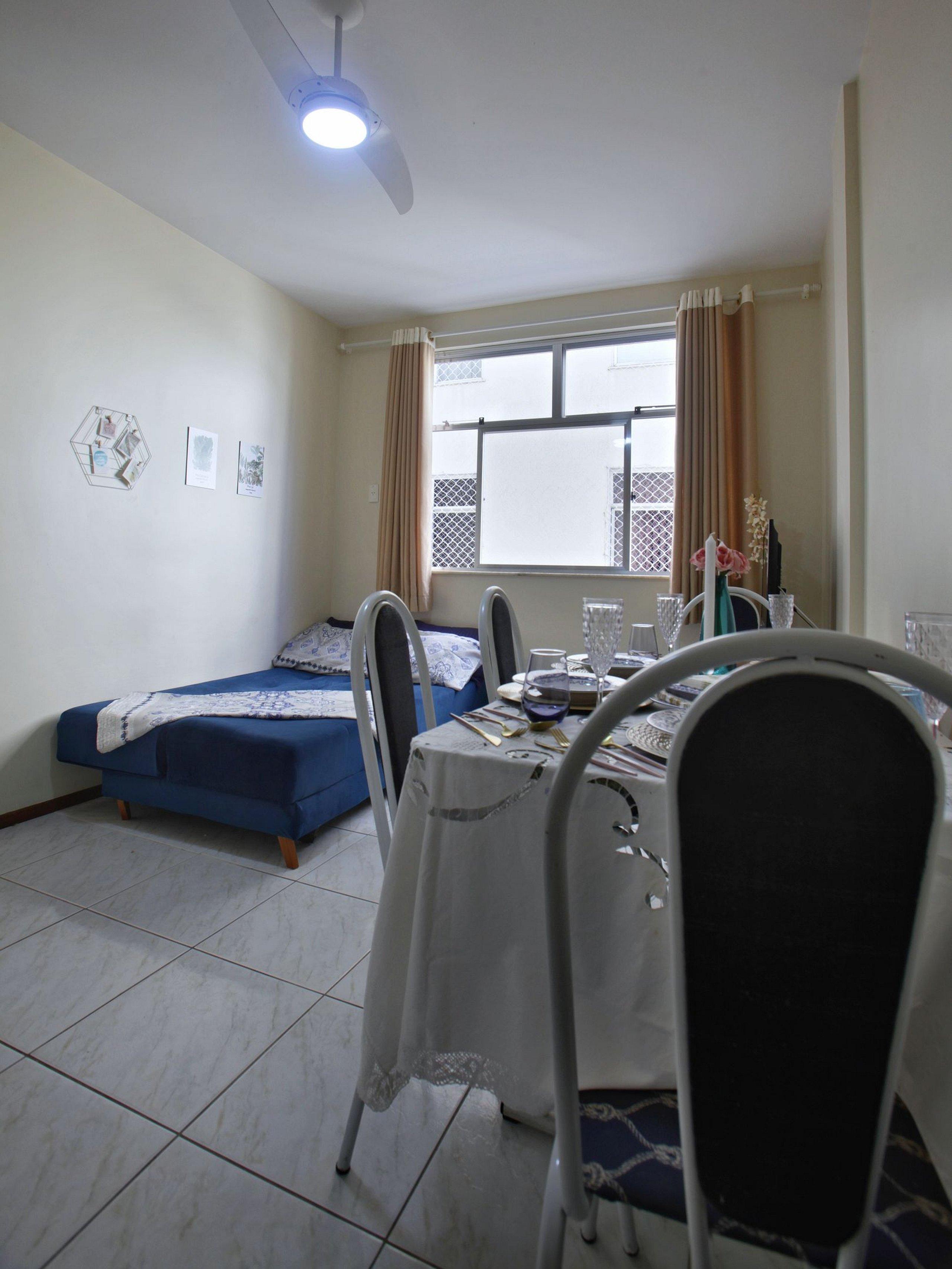 image-housing-carousel