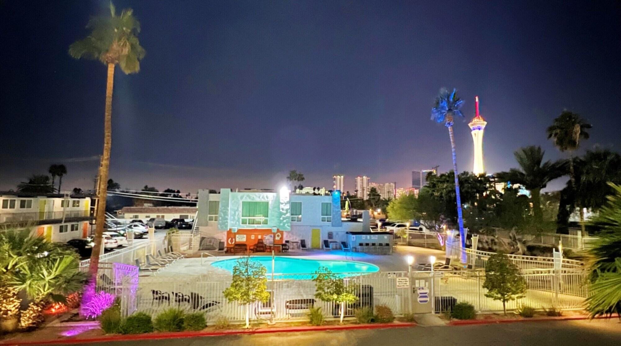 image-housing-carousel