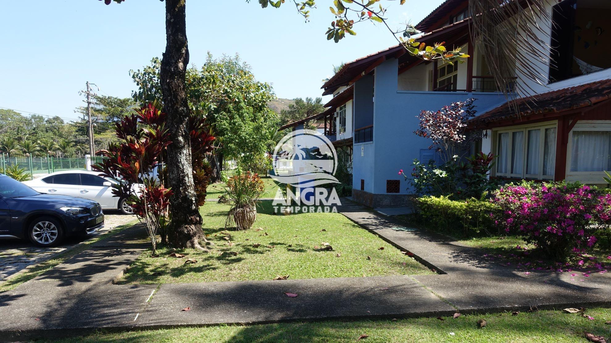 image-housing-carousel