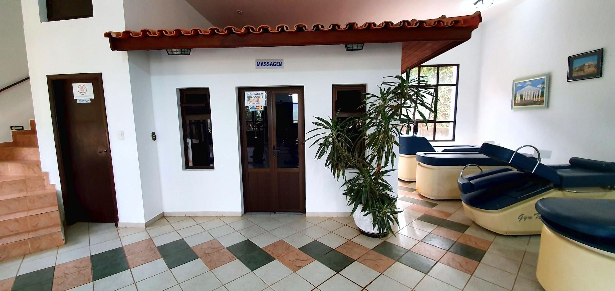 image-housing-carousel