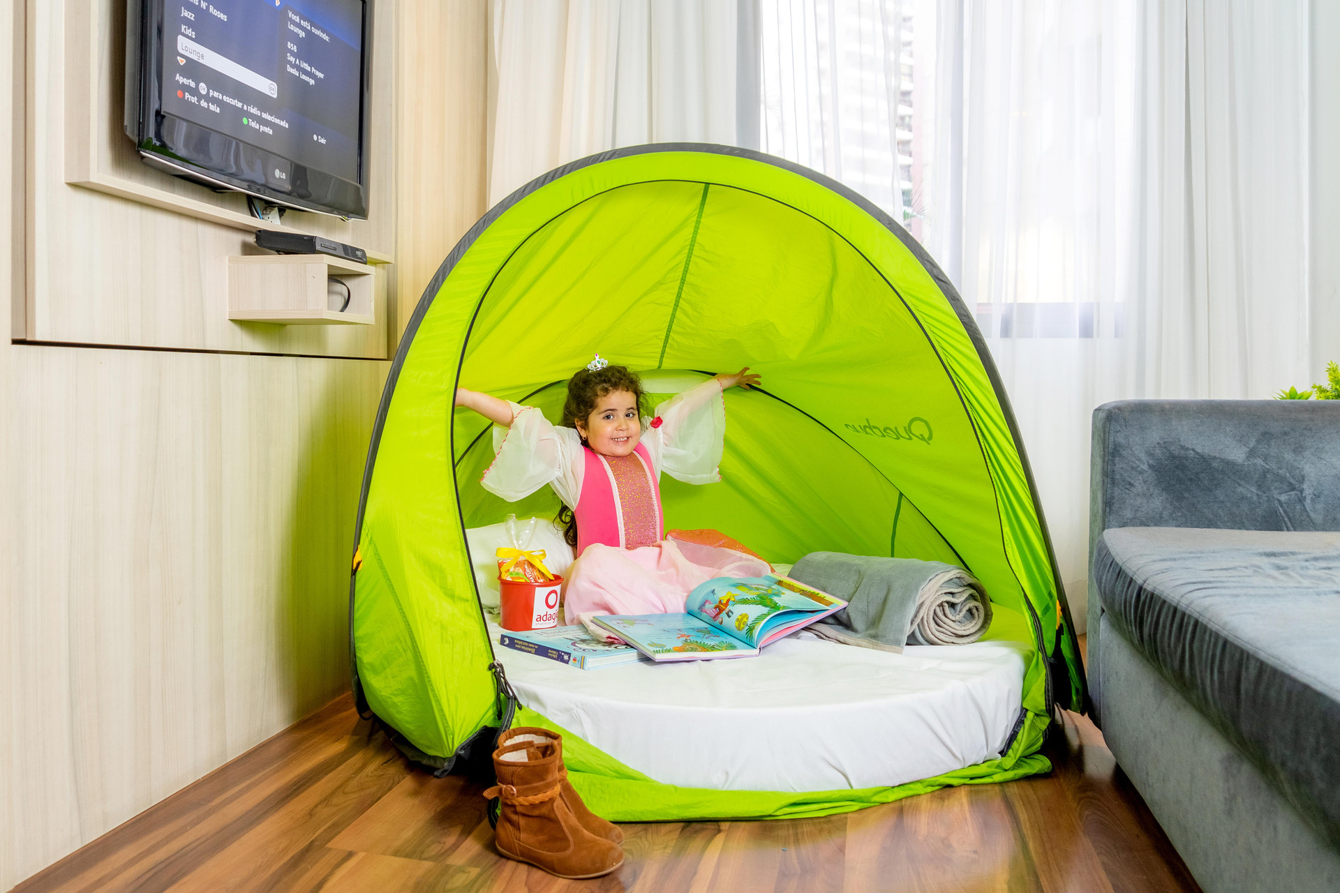 image-housing-carousel