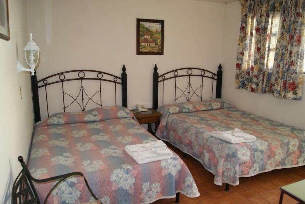 image-housing-carousel