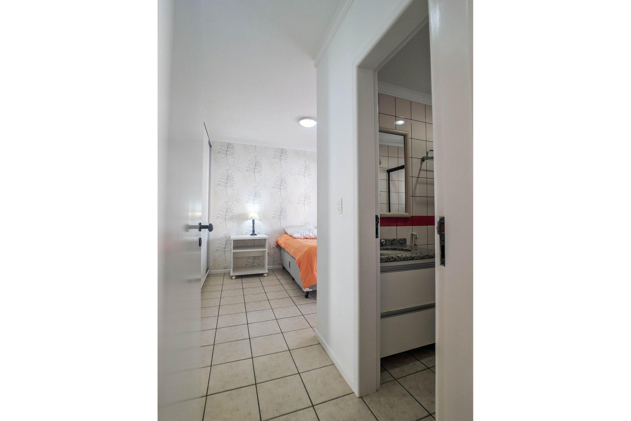 image-housing-carousel