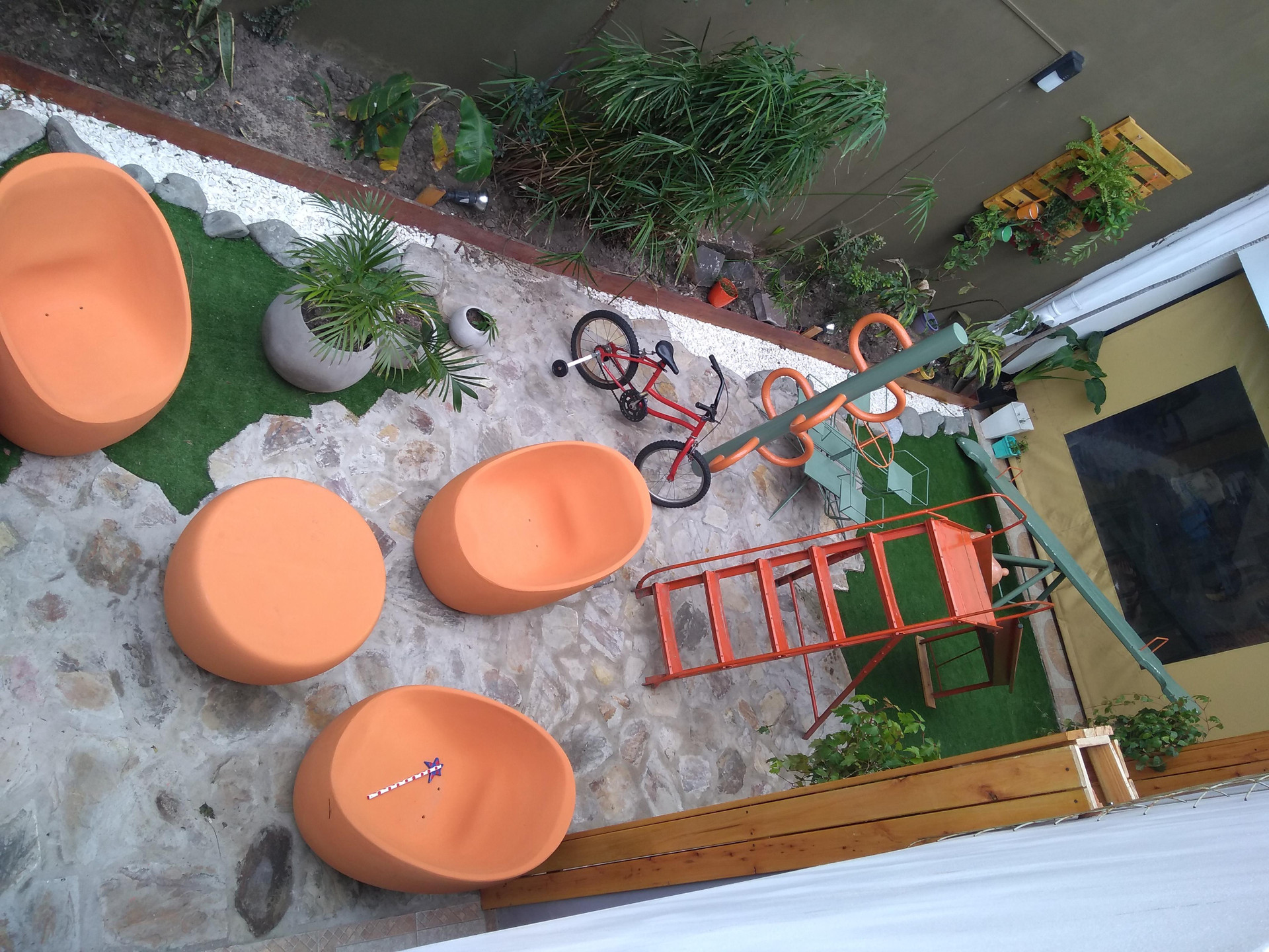 image-housing-carousel