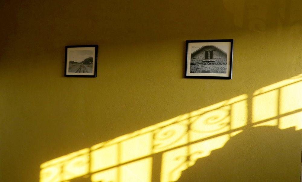 image-housing-carousel