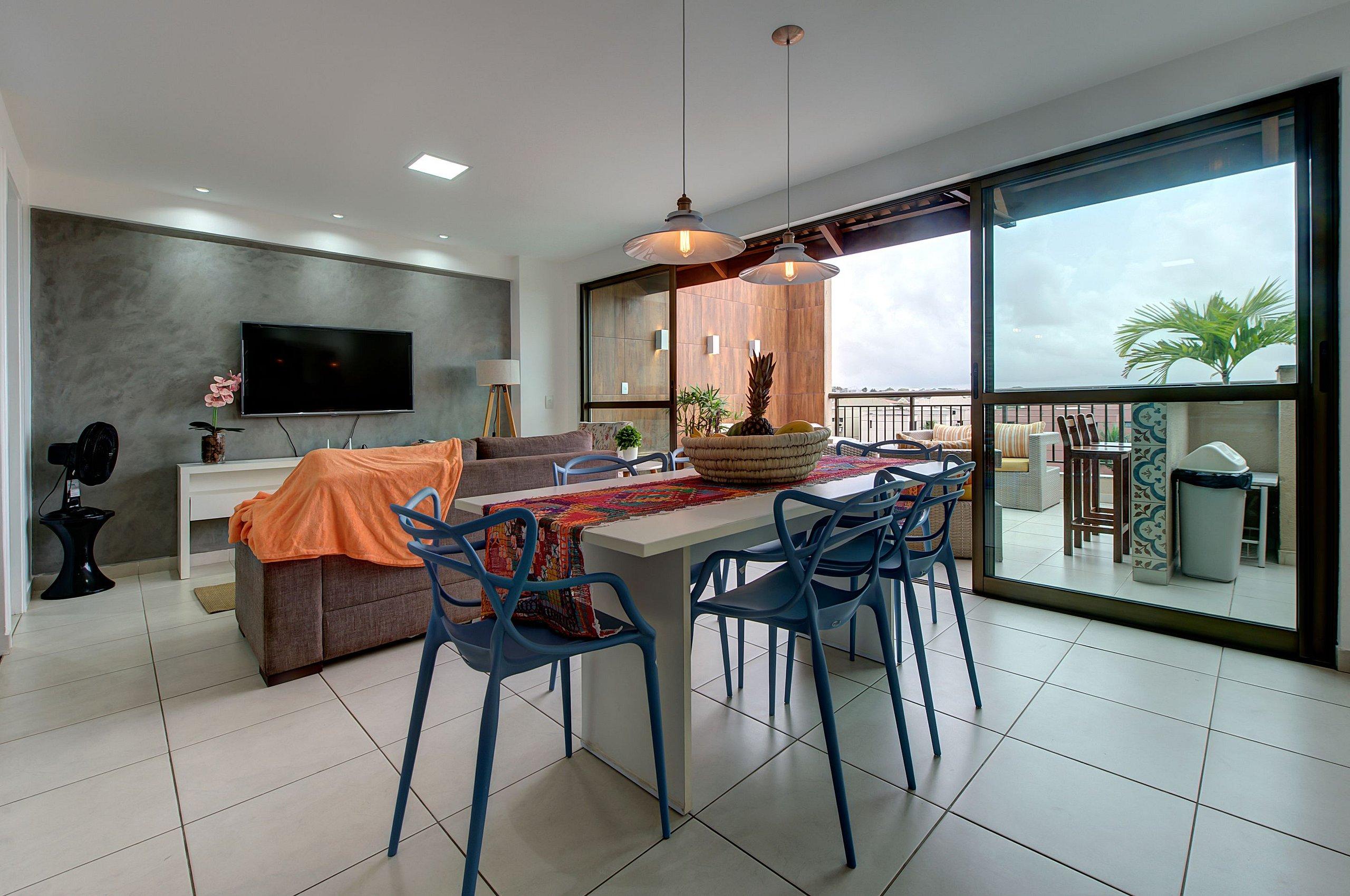 image-housing-carousel