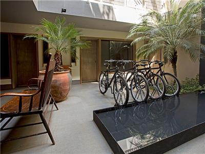 image-housing-carousel