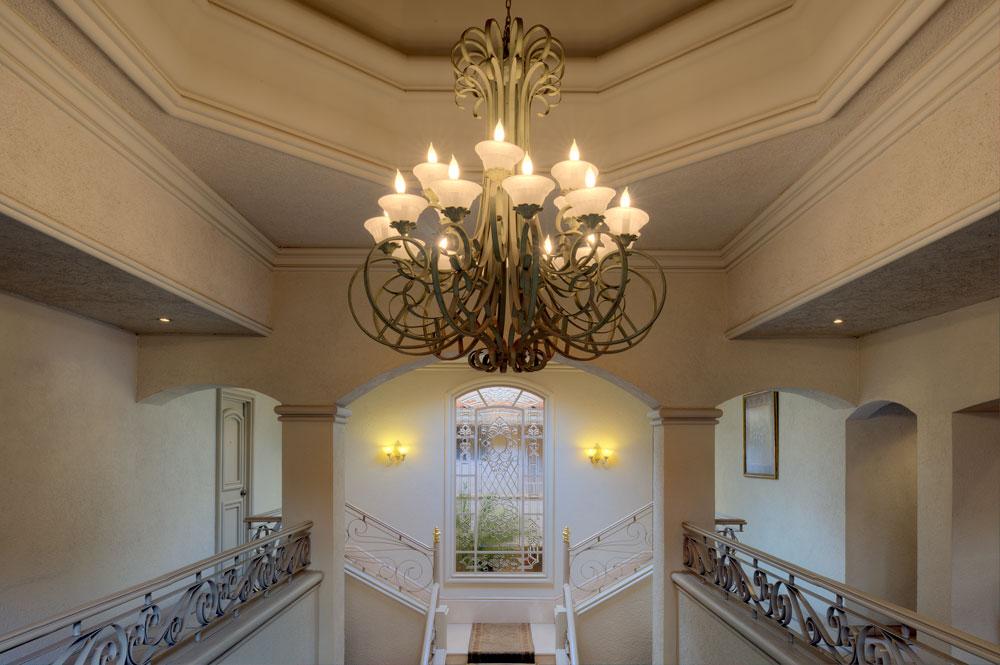 image-housing-carousel