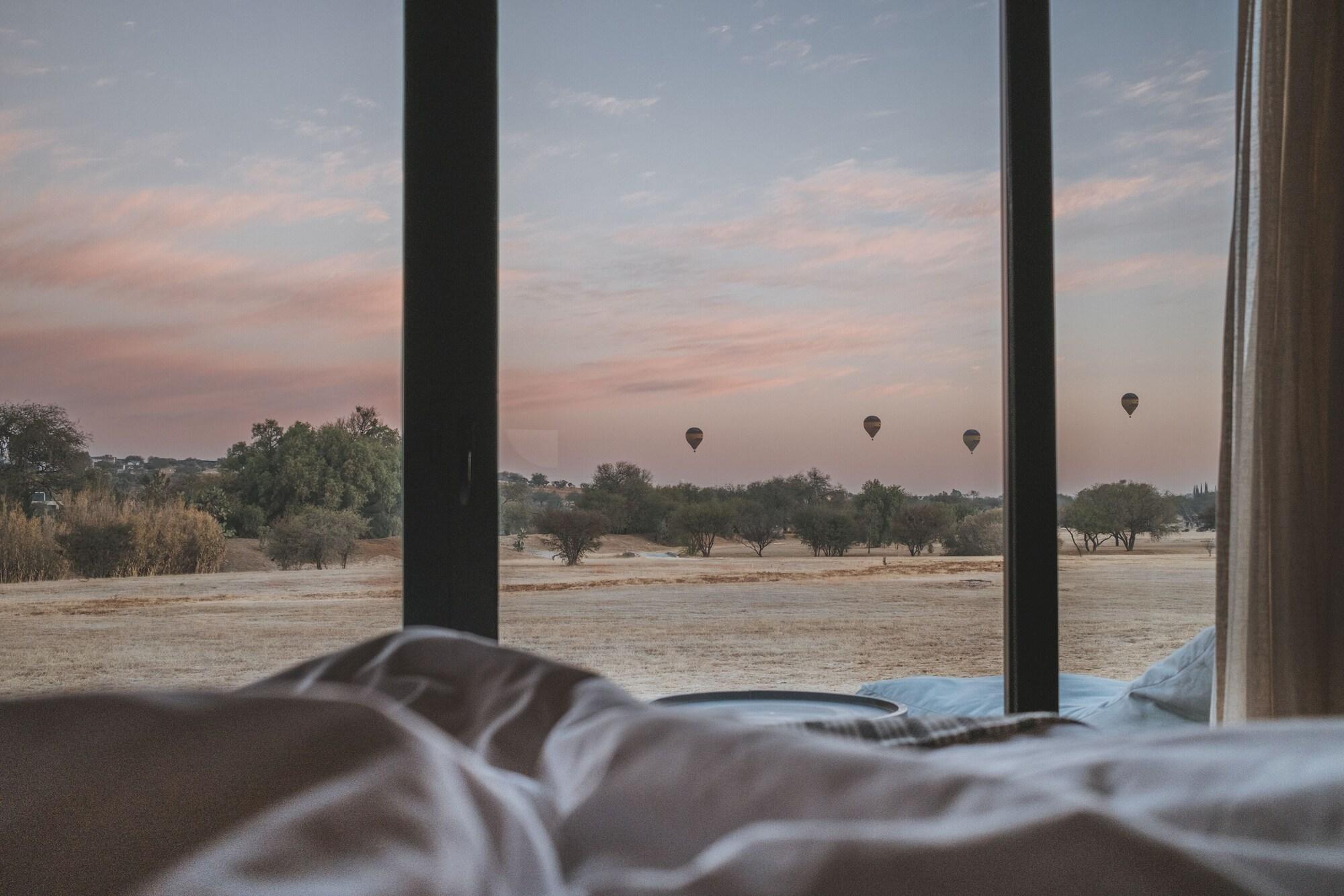 image-housing-carousel