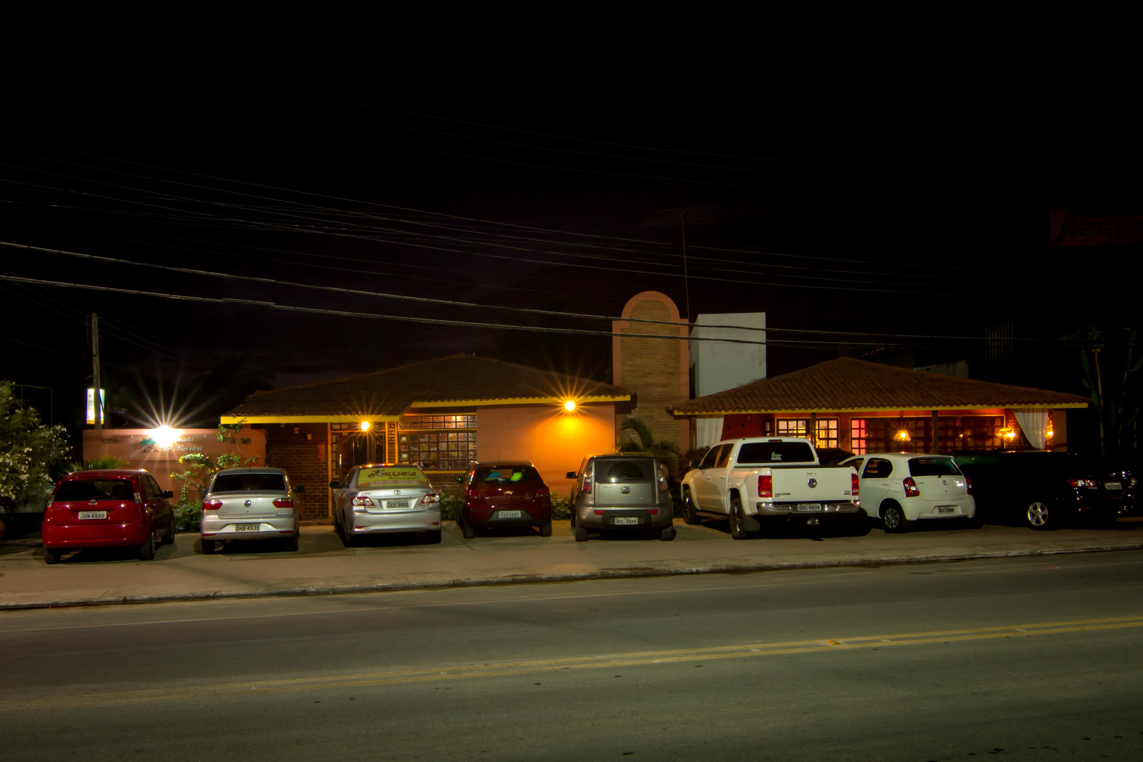 image-housing-carousel