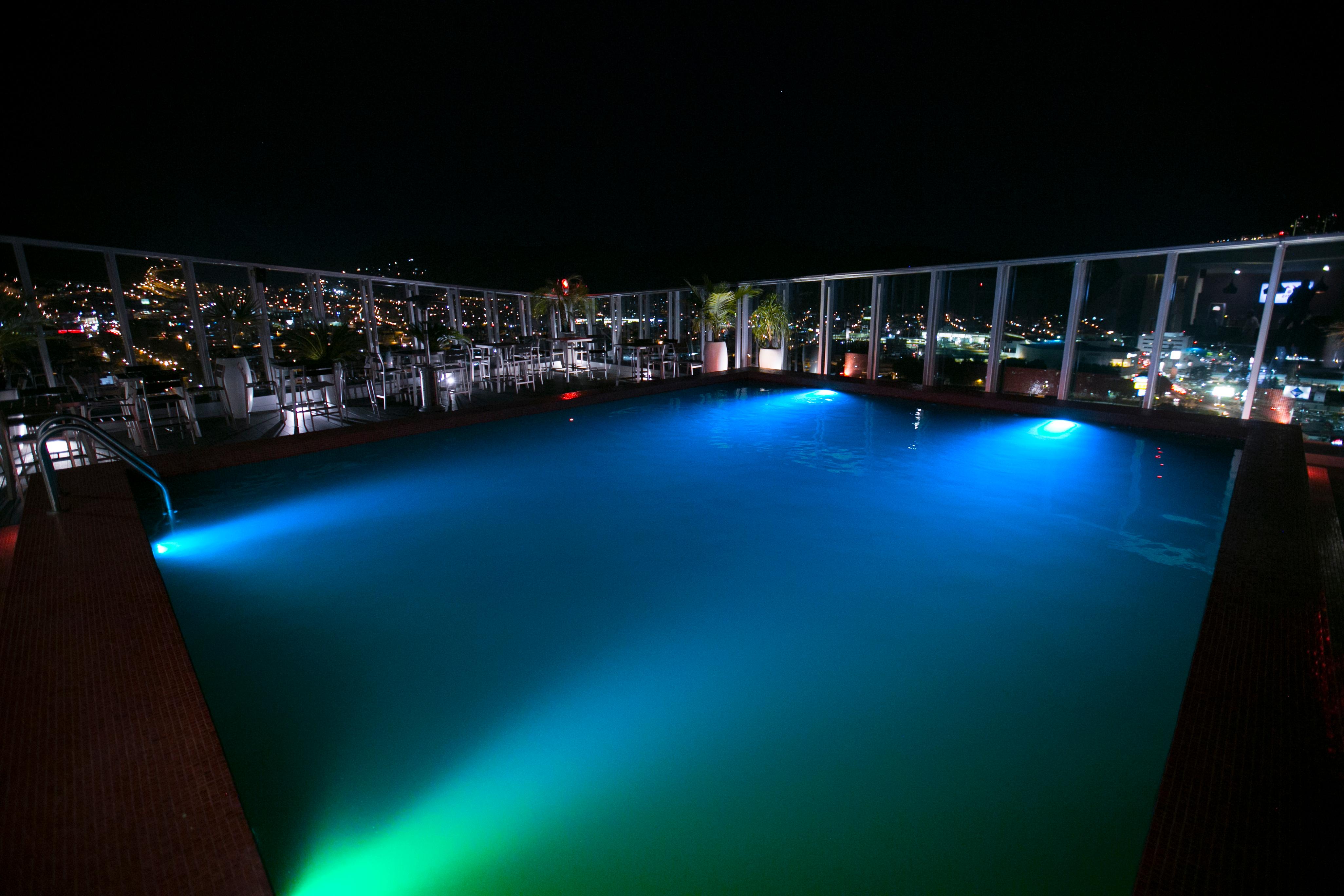 image-housing-carousel