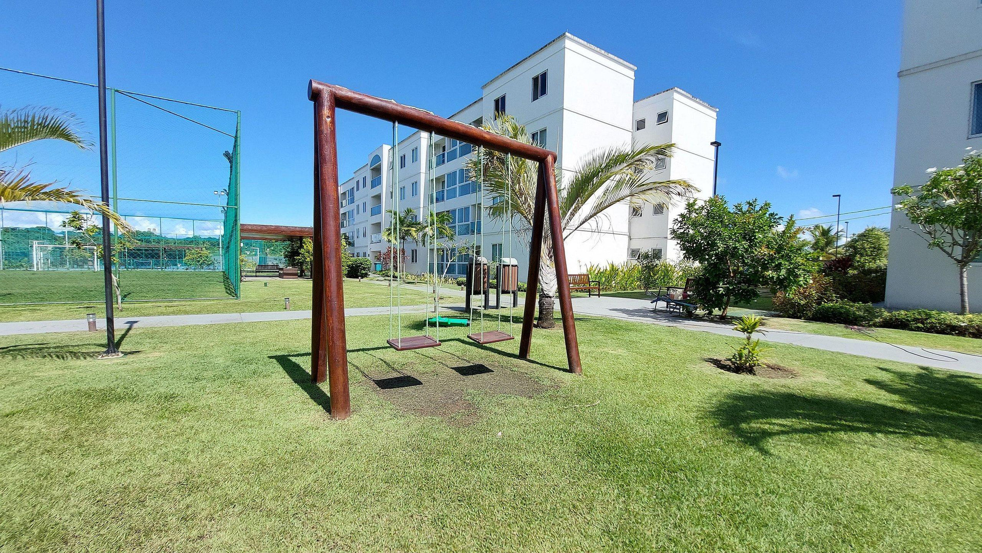 image-housing-carousel