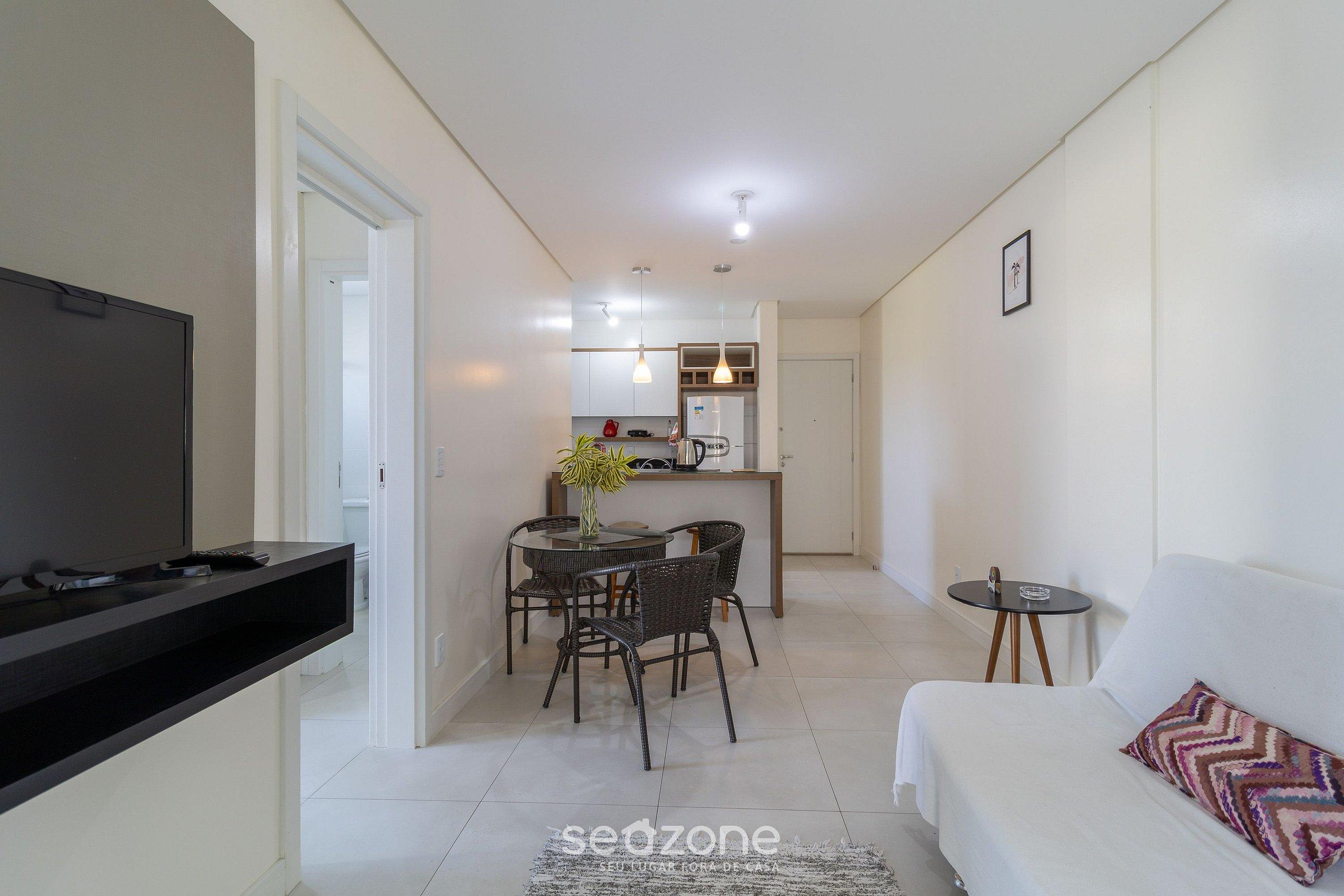 image-housing-carousel