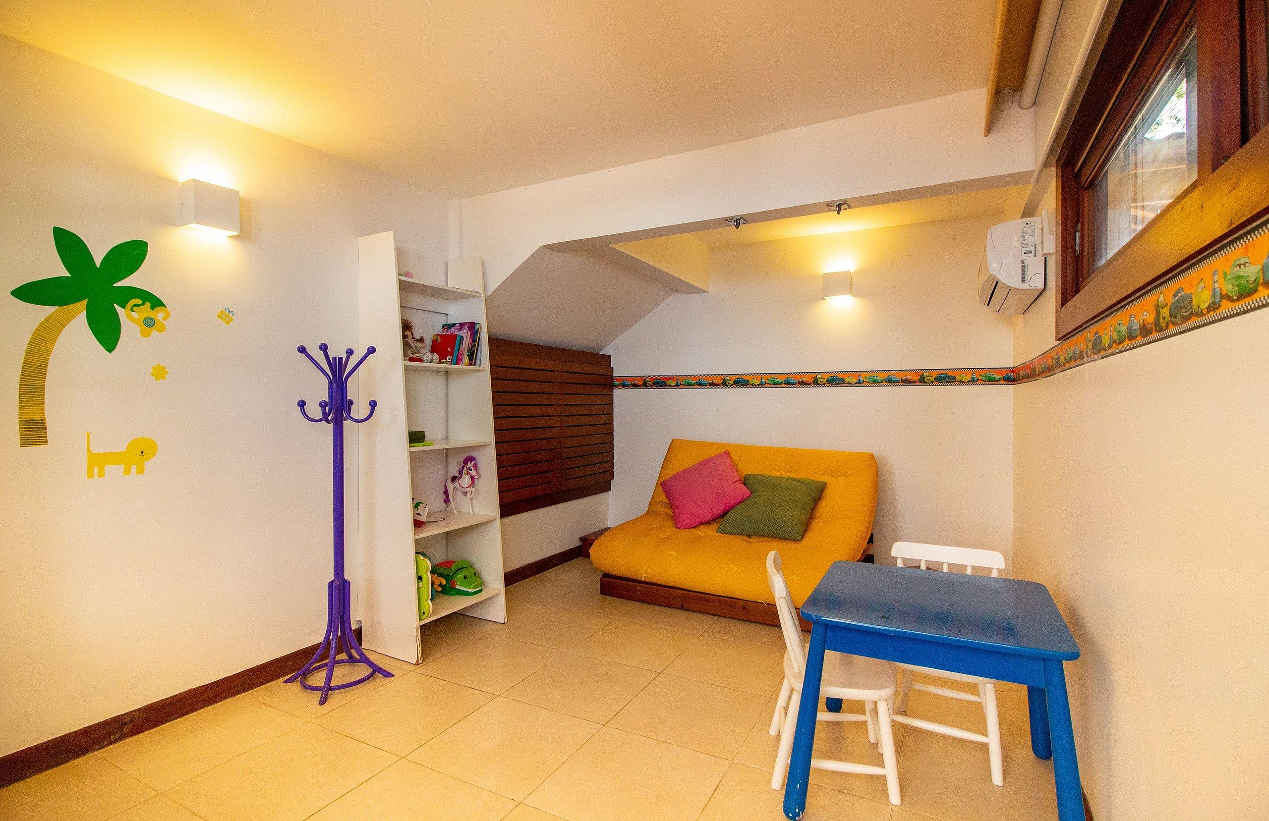 image-housing-carousel