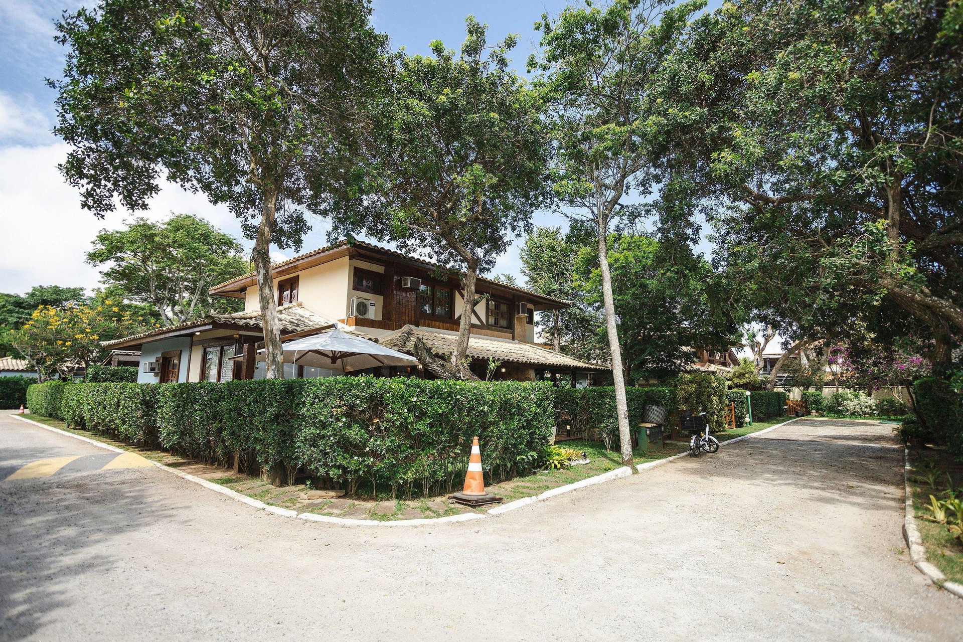 image-housing-carousel