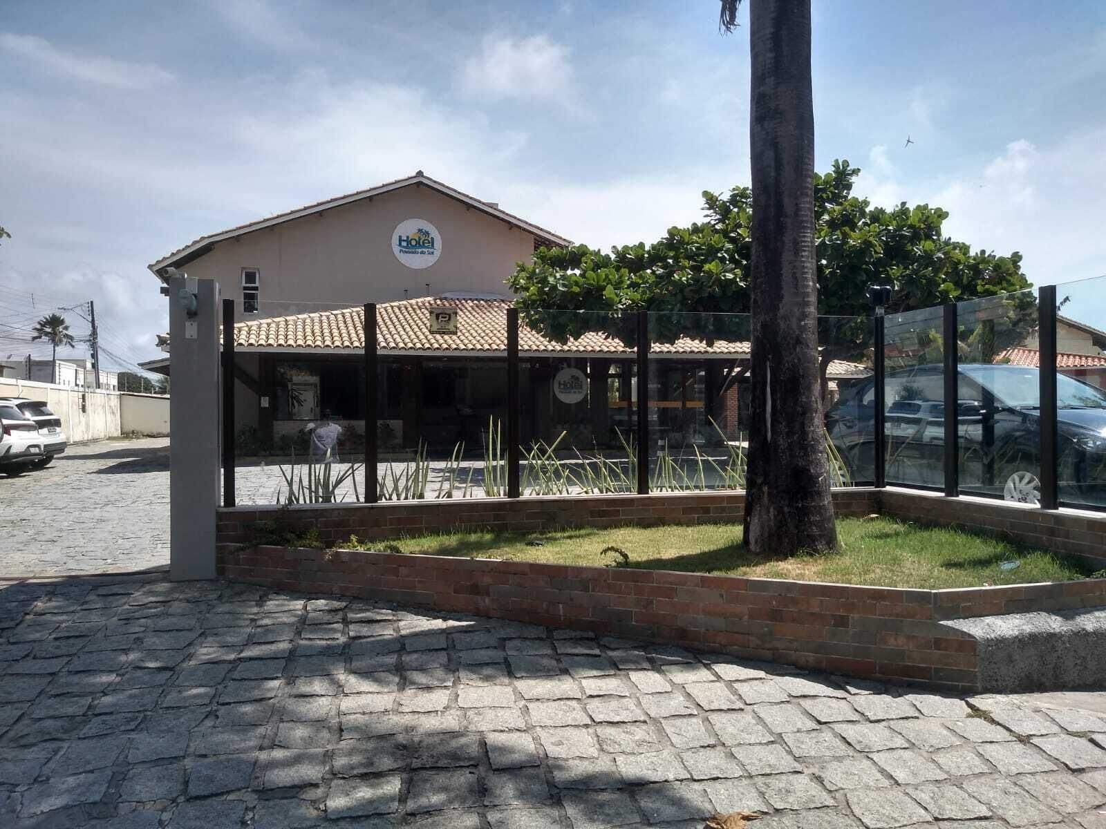 image-housing-carousel