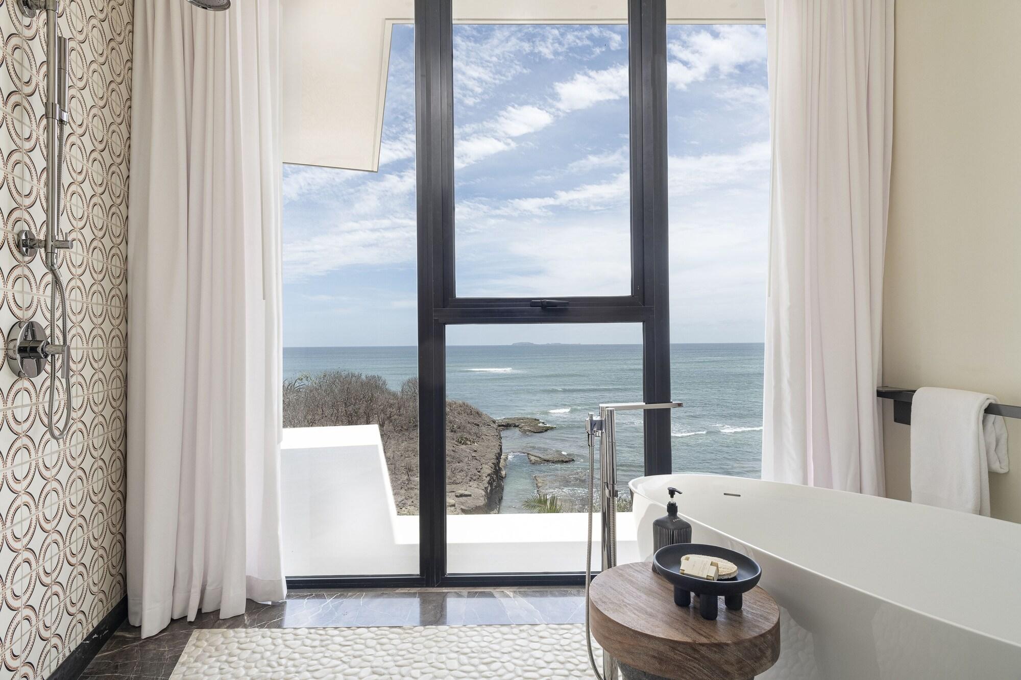 Habitación, Varias camas, hidromasaje, frente al océano (Cliffside Residence)