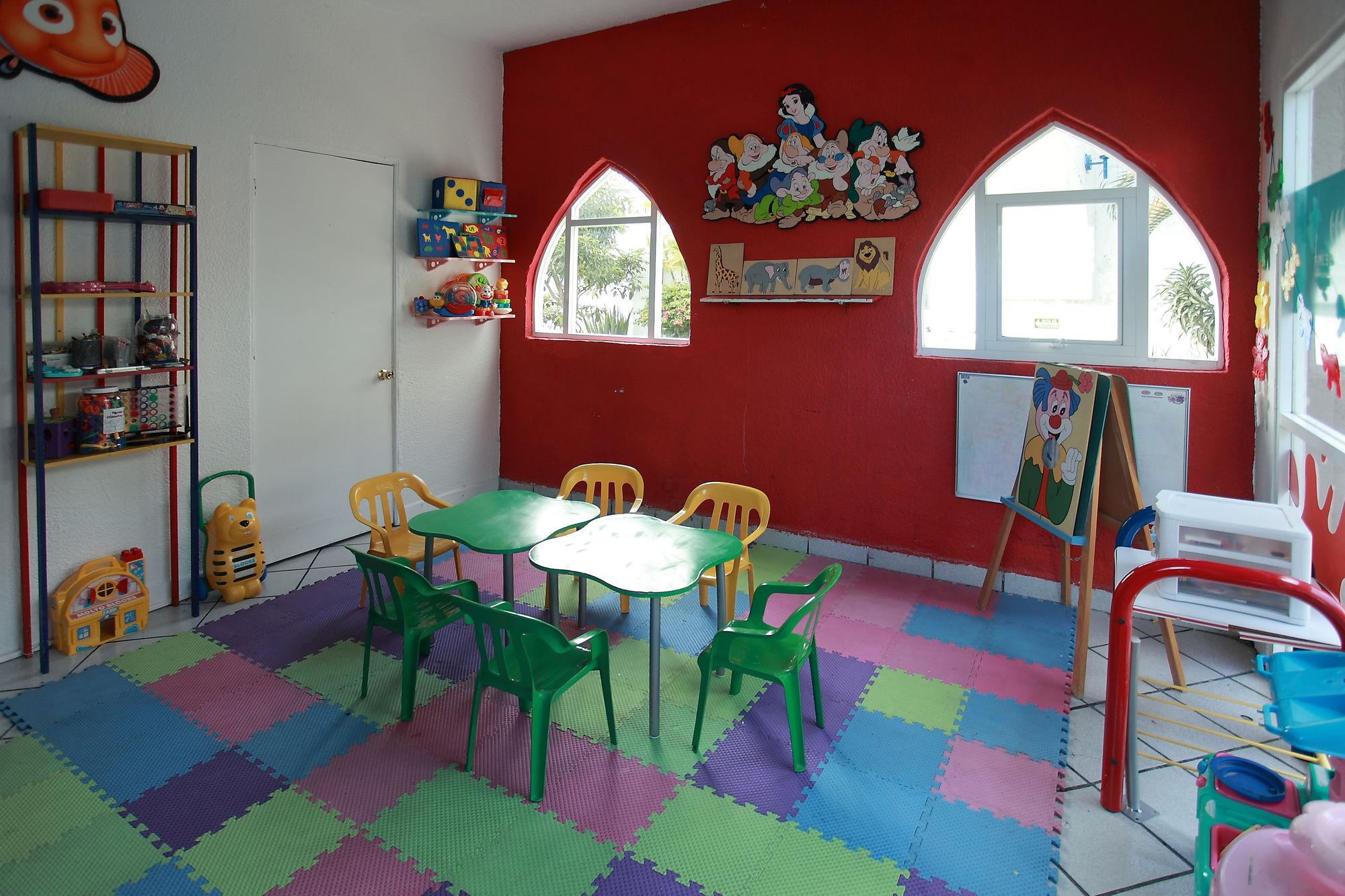 image-housing-carousel