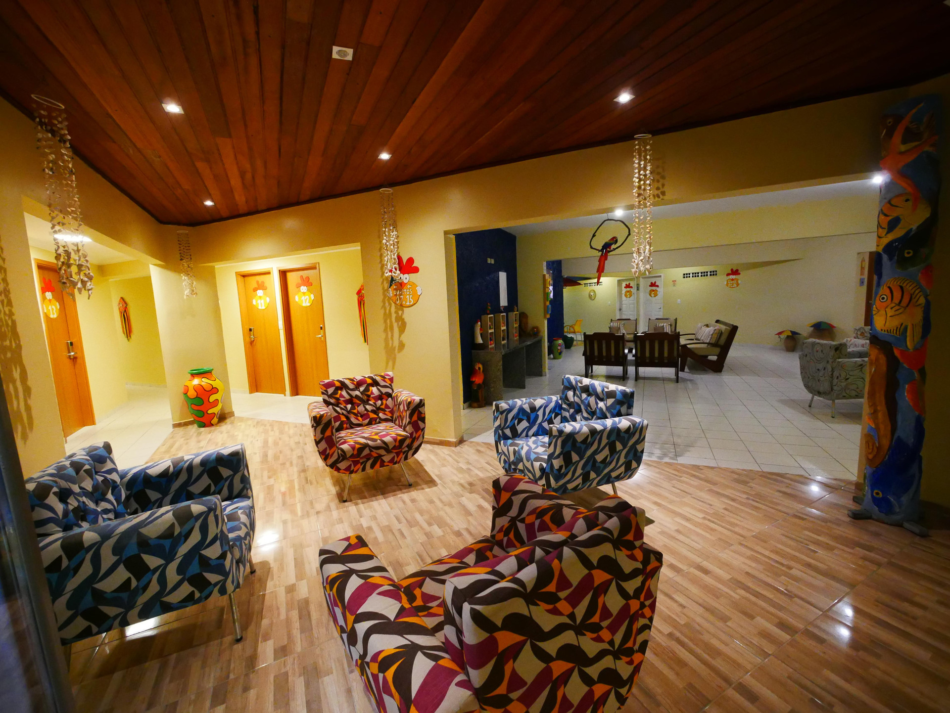image-housing-carousel