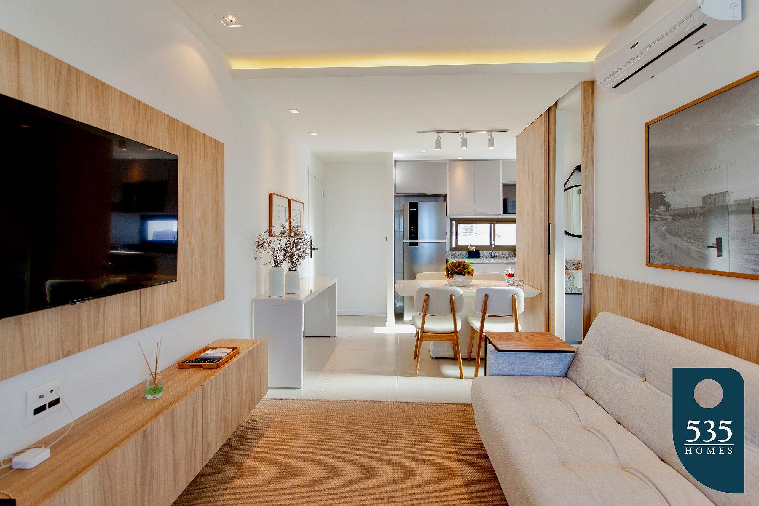image-housing-carousel