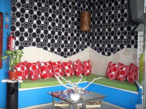 image-housing-carousel
