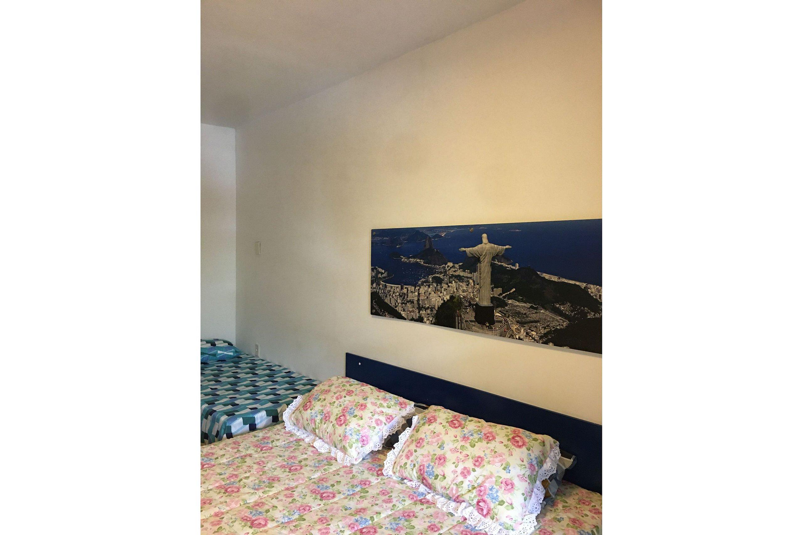 image-housing-carousel