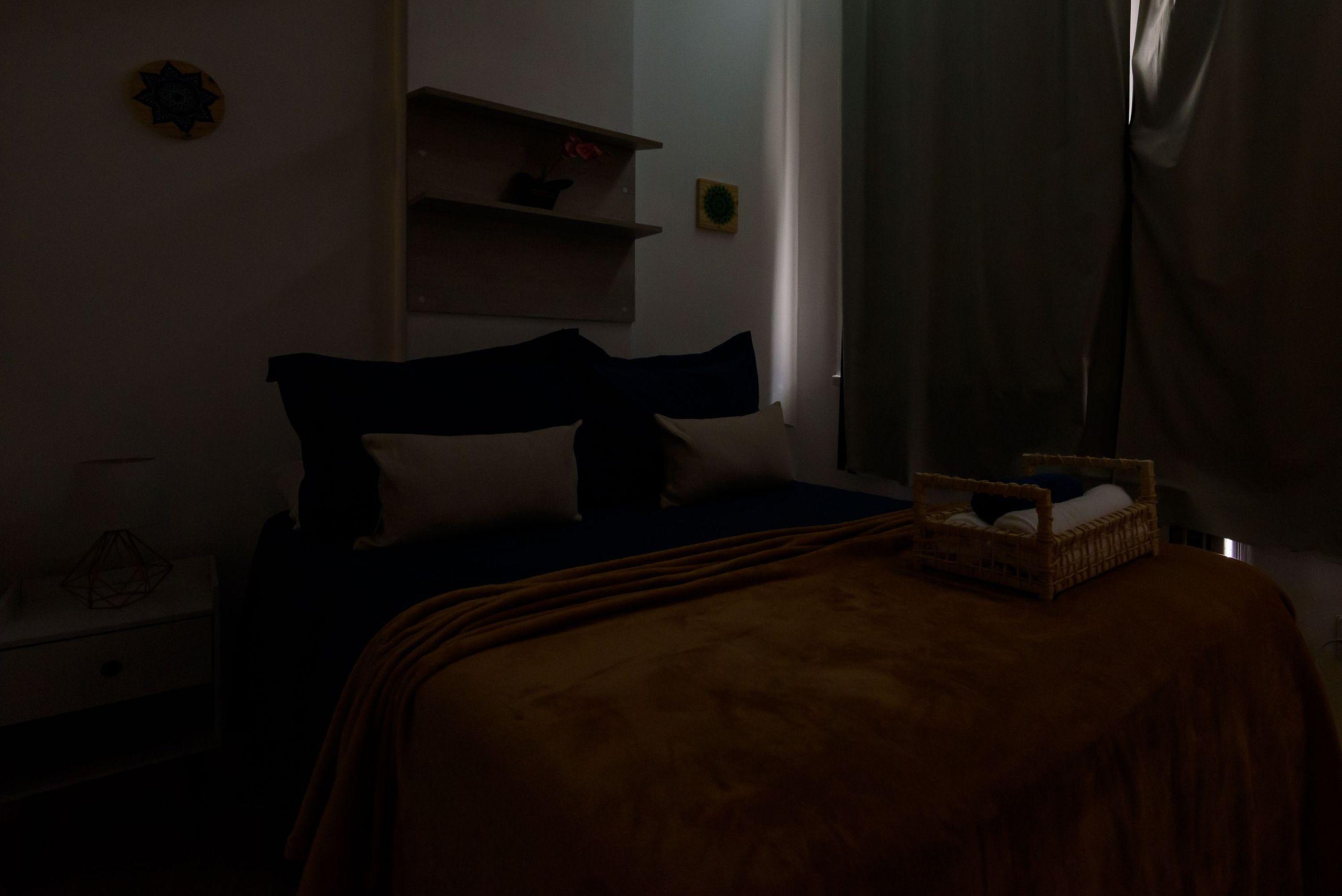 image-housing-carousel