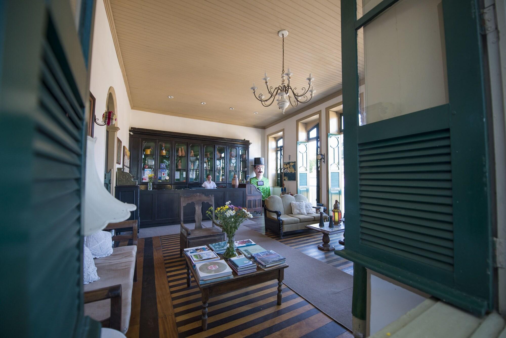 image-housing-carousel
