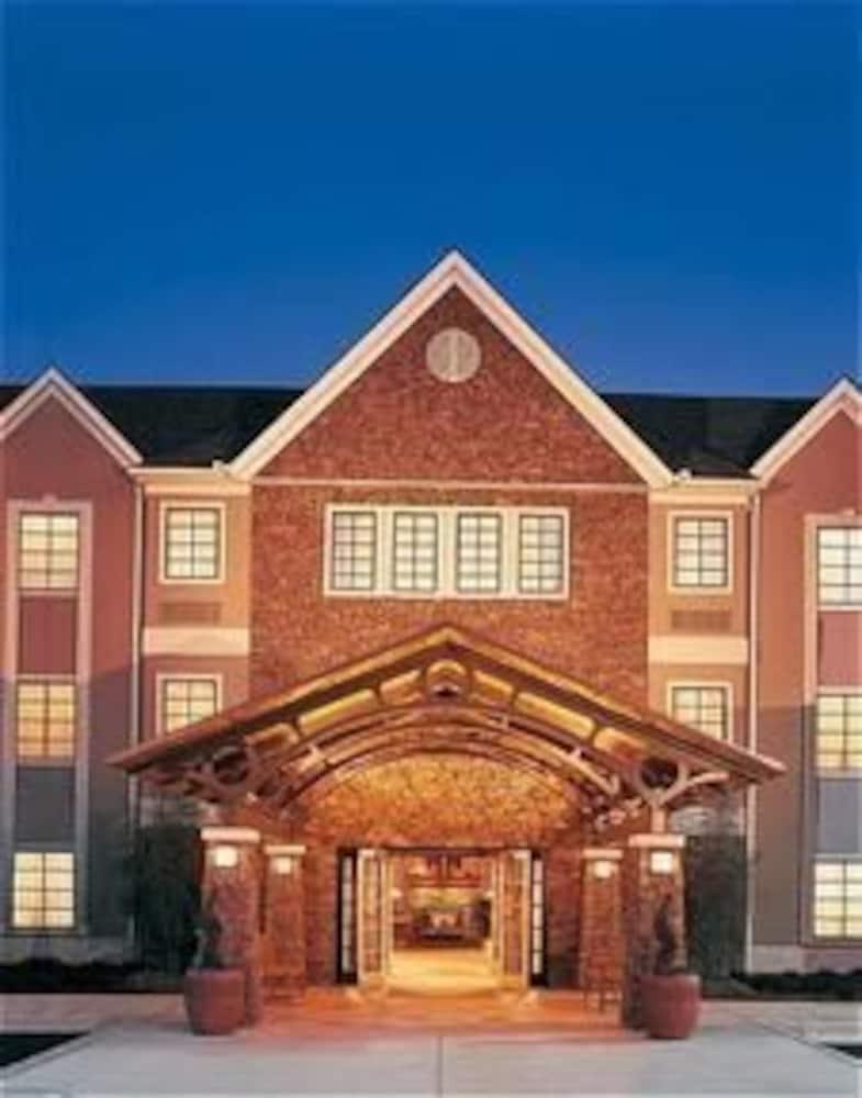 image-housing-carousel