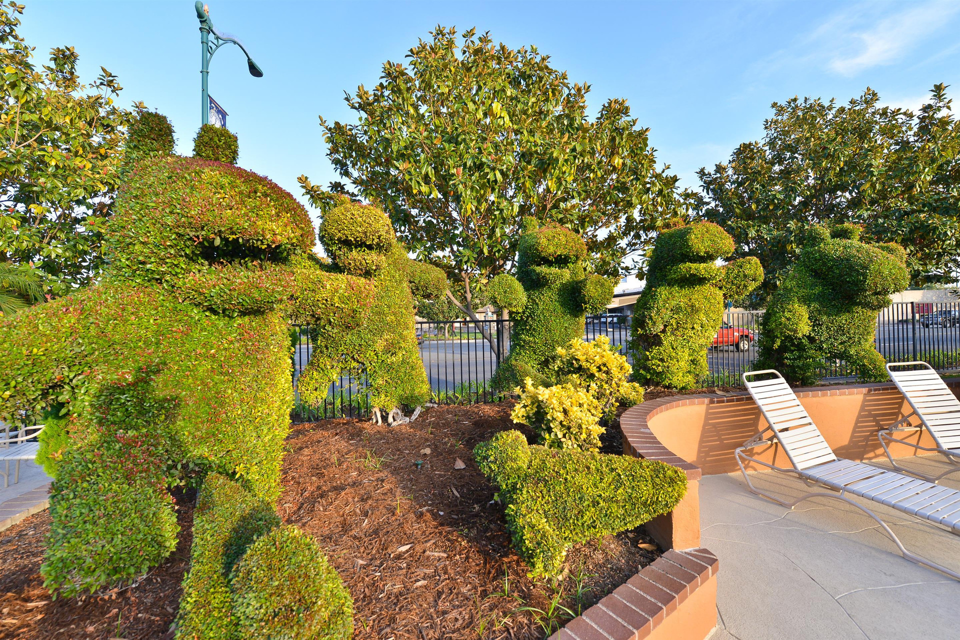 image-housing-carousel